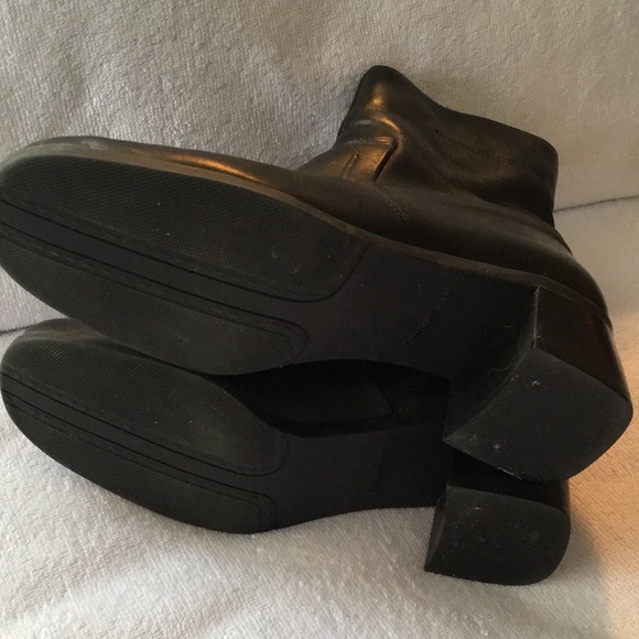 Naturalizer Black Leather Ankle Boot  size 71/2 M - Picture 7 of 8